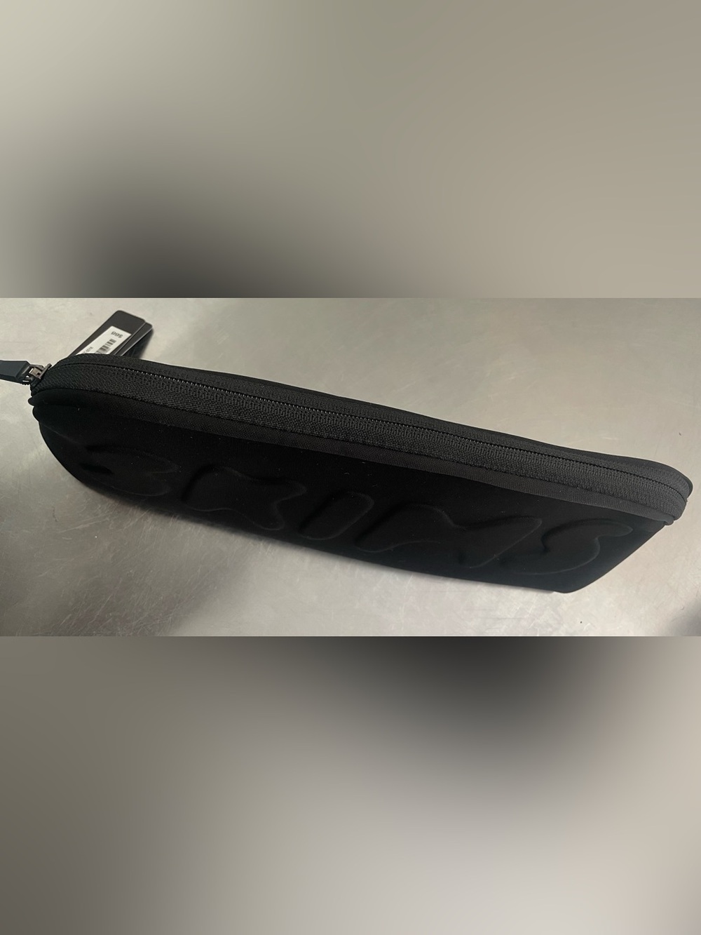 SKIMS NWT Long Black Neoprene Embossed Logo Pouch - Onyx Black - Picture 9 of 9